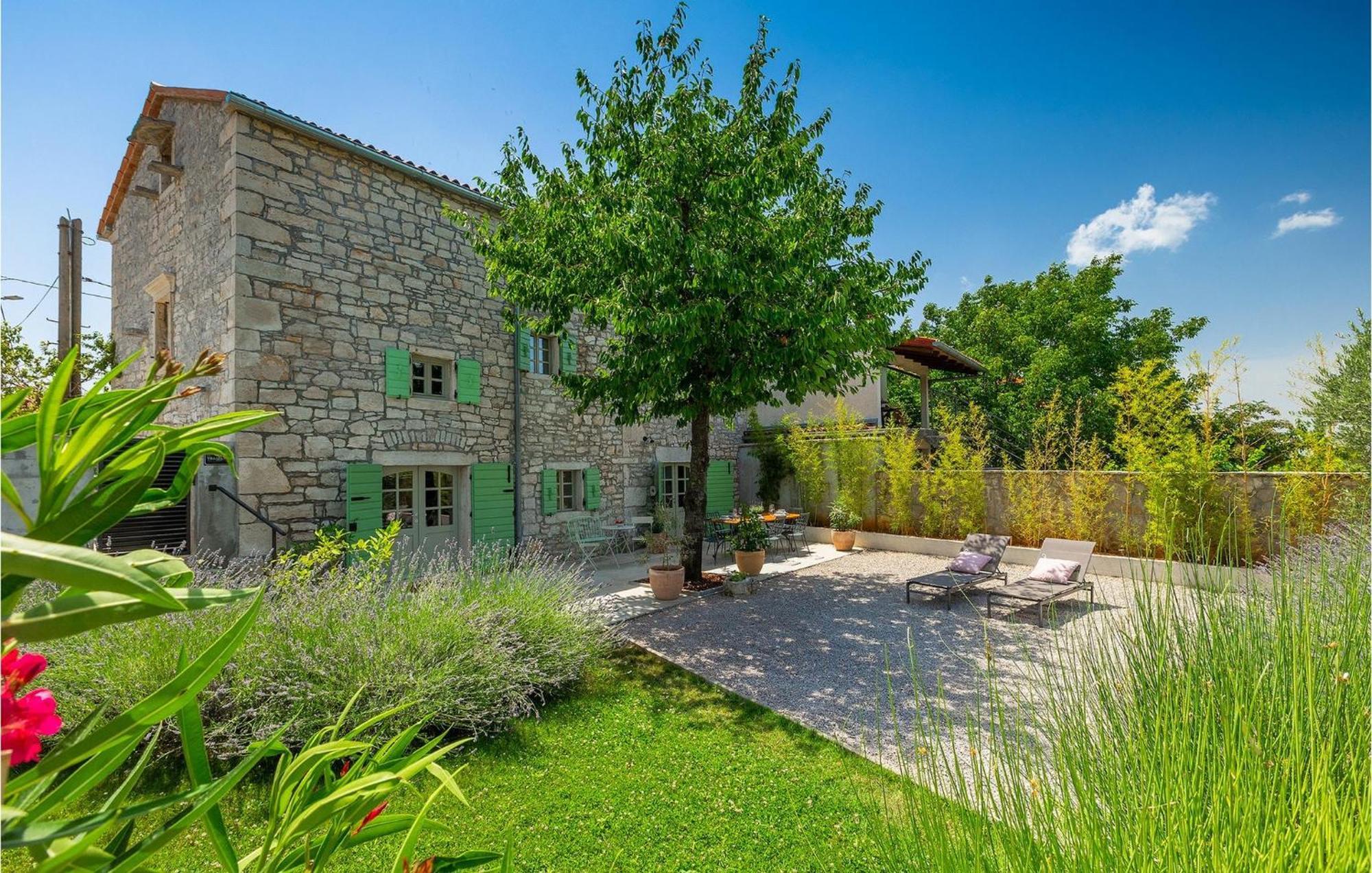 Kalu Ferienhaus *